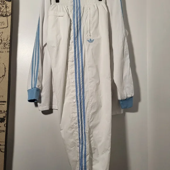 Addidas Suit for female or male - Picture 2 of 6